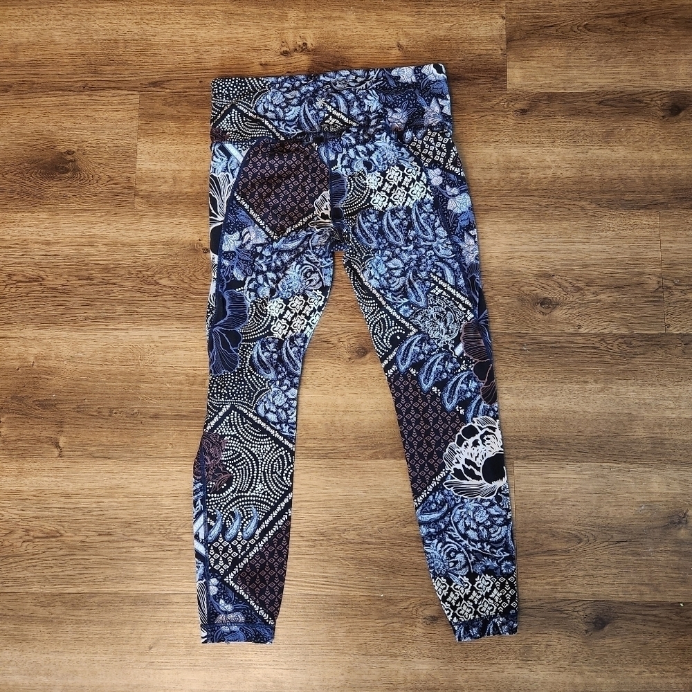 Athleta PATCHWORK SALUTATION 7/8 TIGHT - Picture 3 of 3